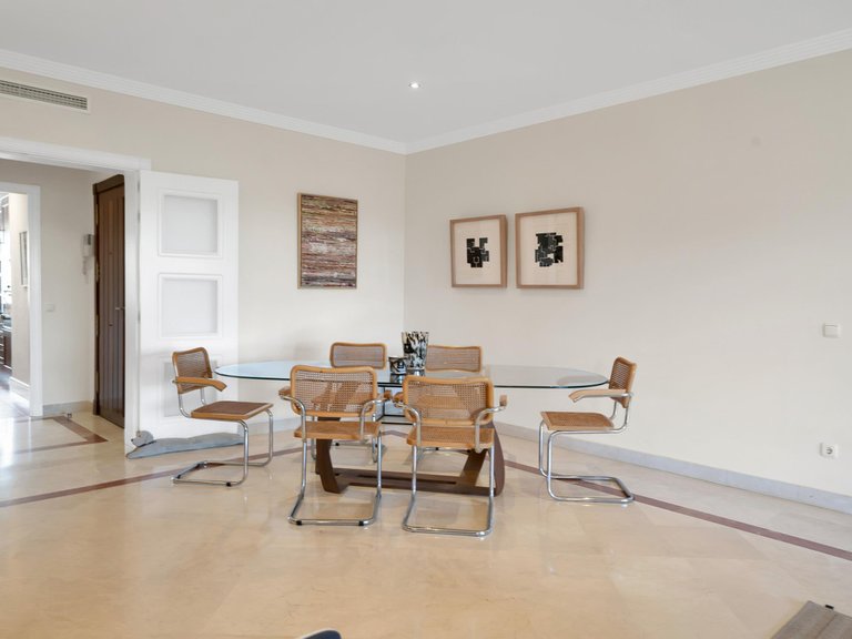 Apartment for Sale in Bahía De Marbella, Malaga 24