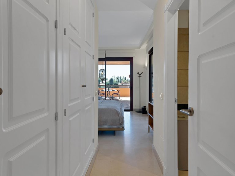 Apartment for Sale in Bahía De Marbella, Malaga 39