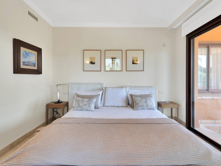 Apartment for Sale in Bahía De Marbella, Malaga 42