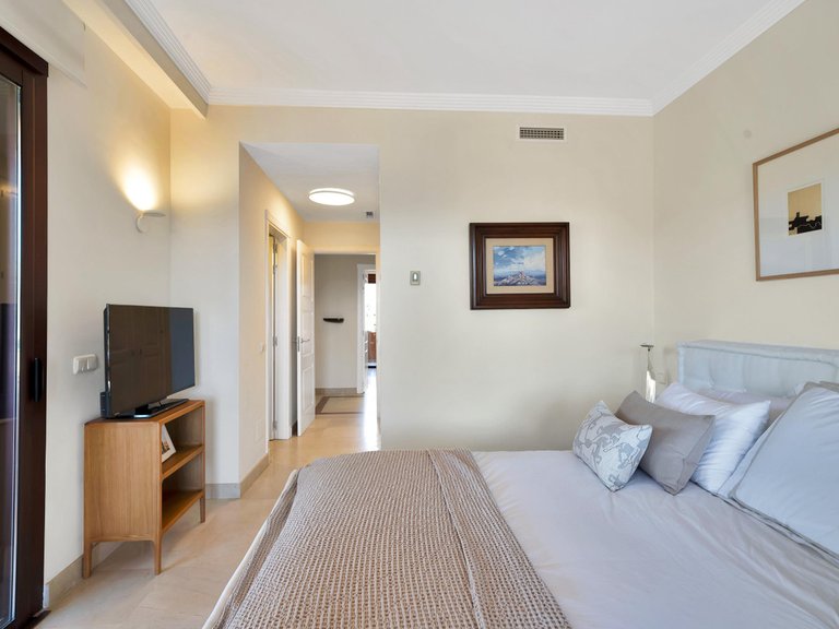 Apartment for Sale in Bahía De Marbella, Malaga 43