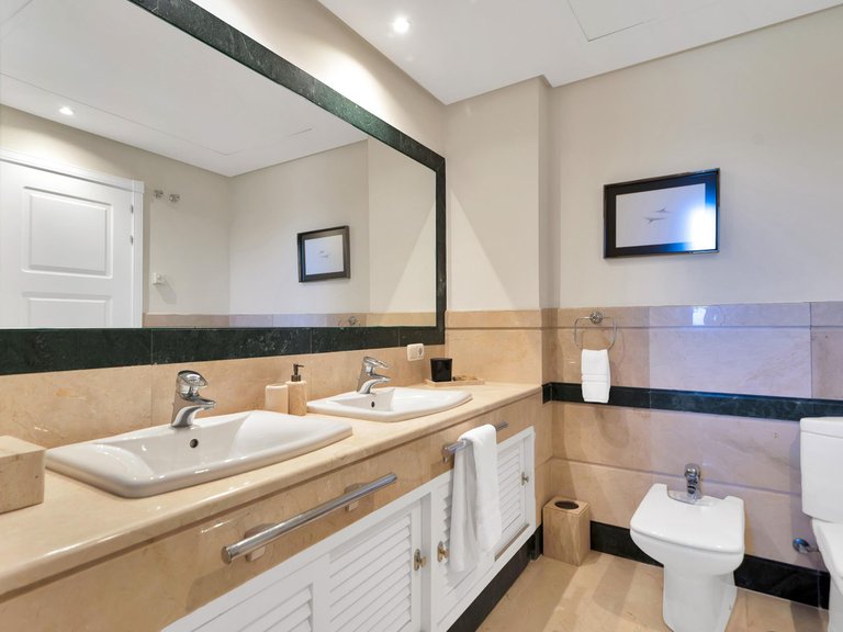 Apartment for Sale in Bahía De Marbella, Malaga 44