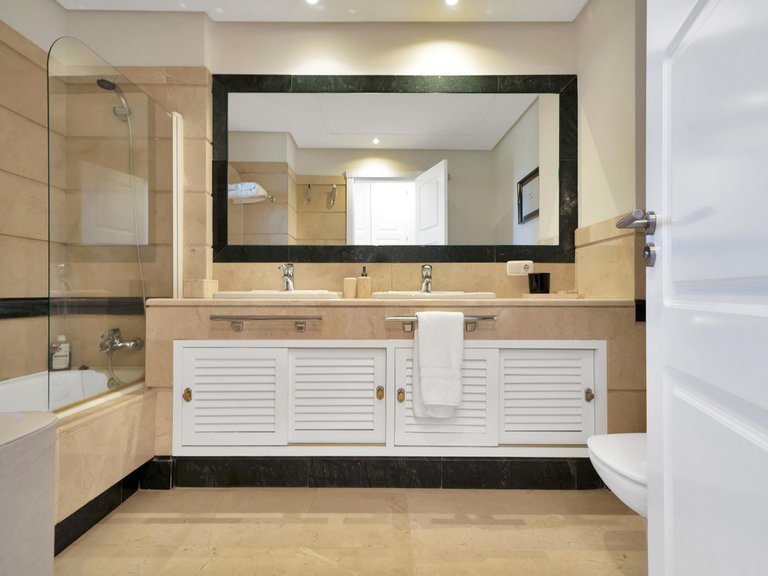 Apartment for Sale in Bahía De Marbella, Malaga 45