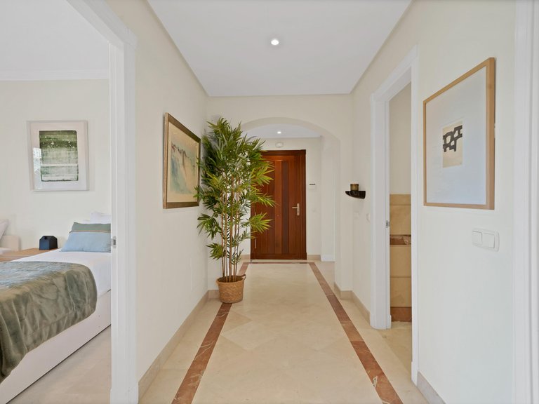 Apartment for Sale in Bahía De Marbella, Malaga 48