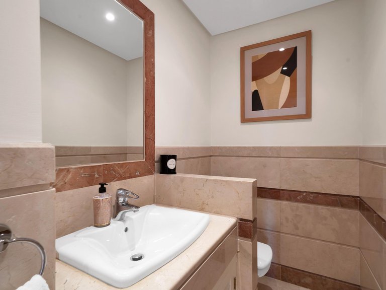 Apartment for Sale in Bahía De Marbella, Malaga 7