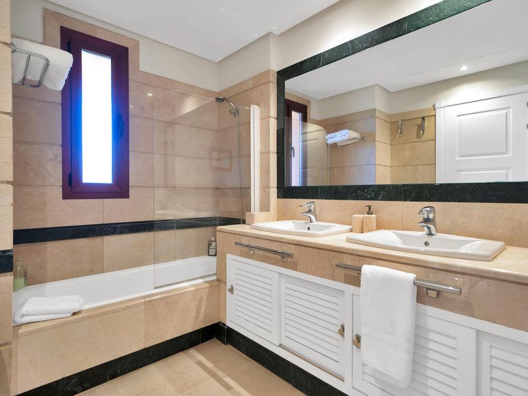 Apartment for Sale in Bahía De Marbella, Malaga 9