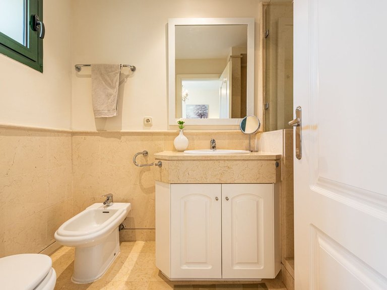 Apartment for Sale in Benahavís, Malaga 14