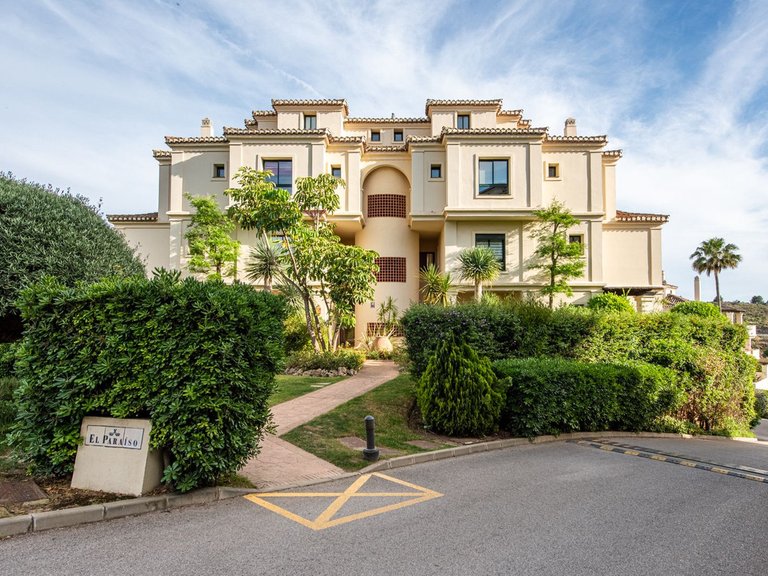 Apartment for Sale in Benahavís, Malaga 28