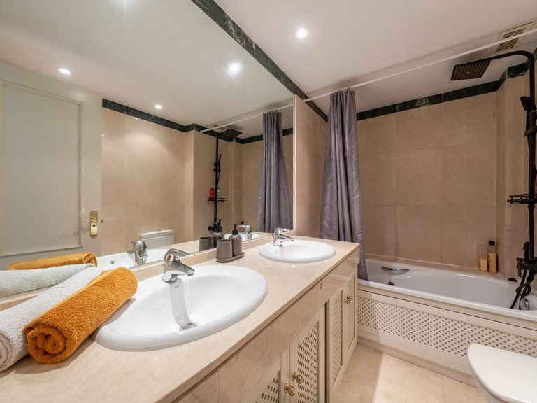 Apartment for Sale in Sotogrande Marina, Cadiz 16
