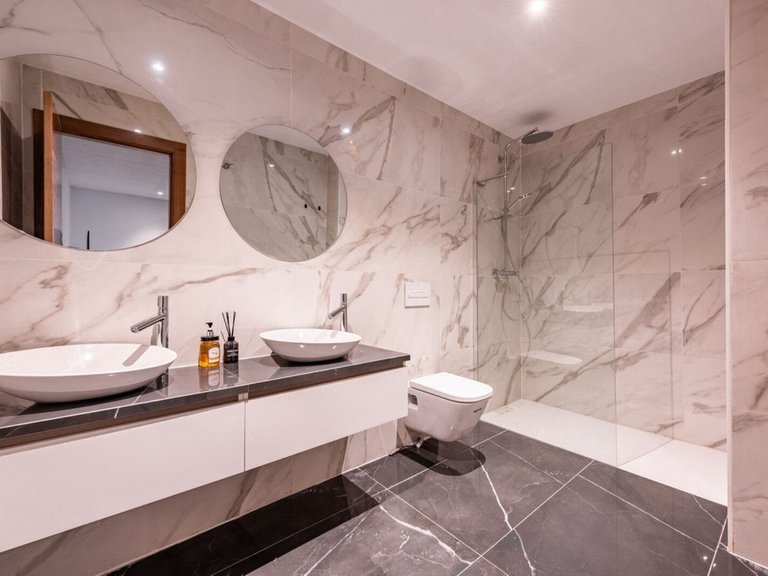 Villa for Sale in Estepona, Malaga 11