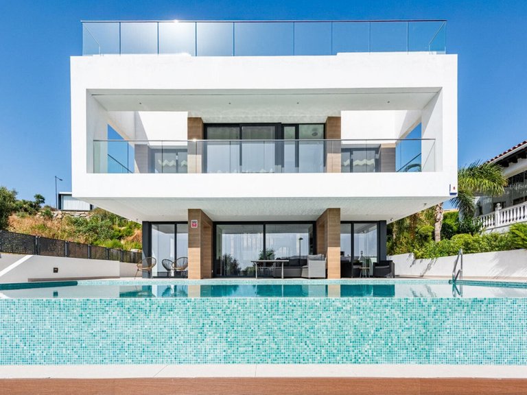 Villa for Sale in Estepona, Malaga 12