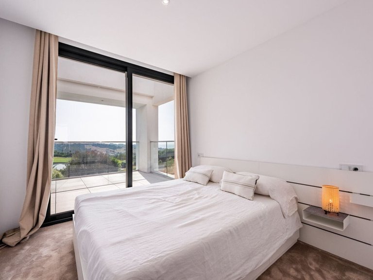 Villa for Sale in Estepona, Malaga 13