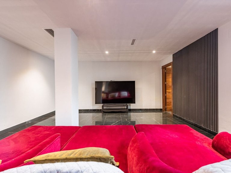 Villa for Sale in Estepona, Malaga 17