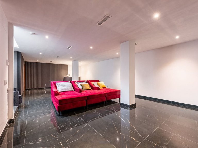 Villa for Sale in Estepona, Malaga 18