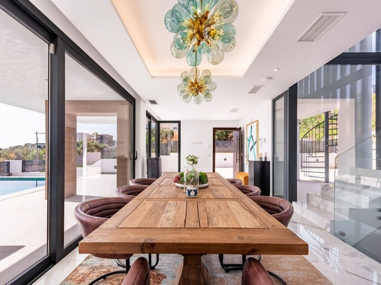 Villa for Sale in Estepona, Malaga 2