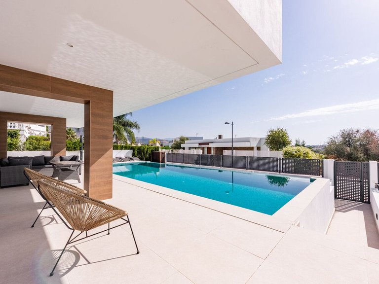 Villa for Sale in Estepona, Malaga 24