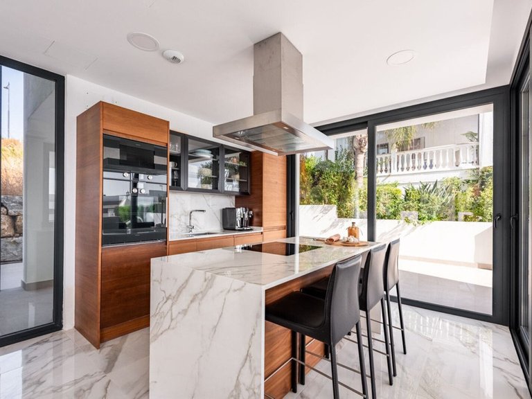 Villa for Sale in Estepona, Malaga 3