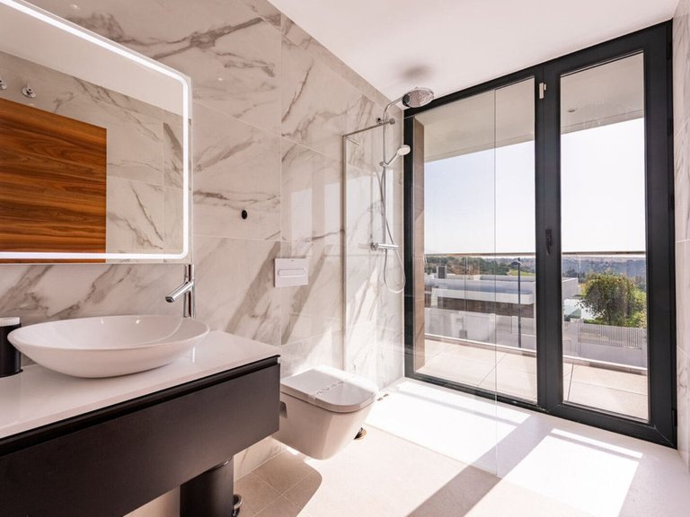 Villa for Sale in Estepona, Malaga 8