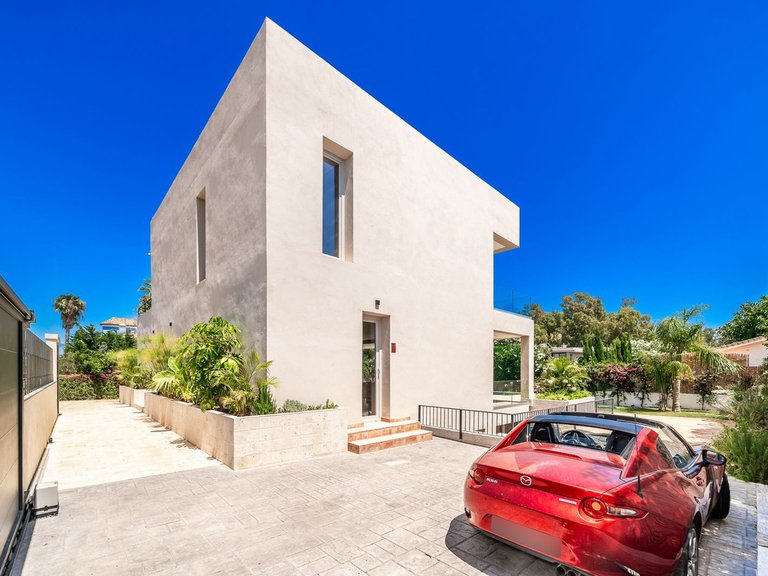 Villa for Sale in Marbella, Malaga 28