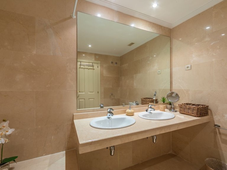 Apartment for Sale in Estepona, Malaga 30