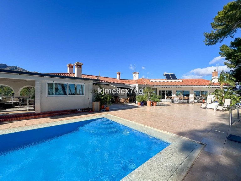 Villa for Sale in Torremolinos, Malaga 2
