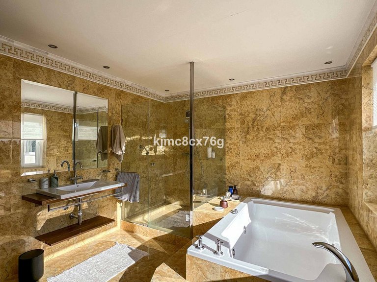Villa for Sale in Torremolinos, Malaga 38