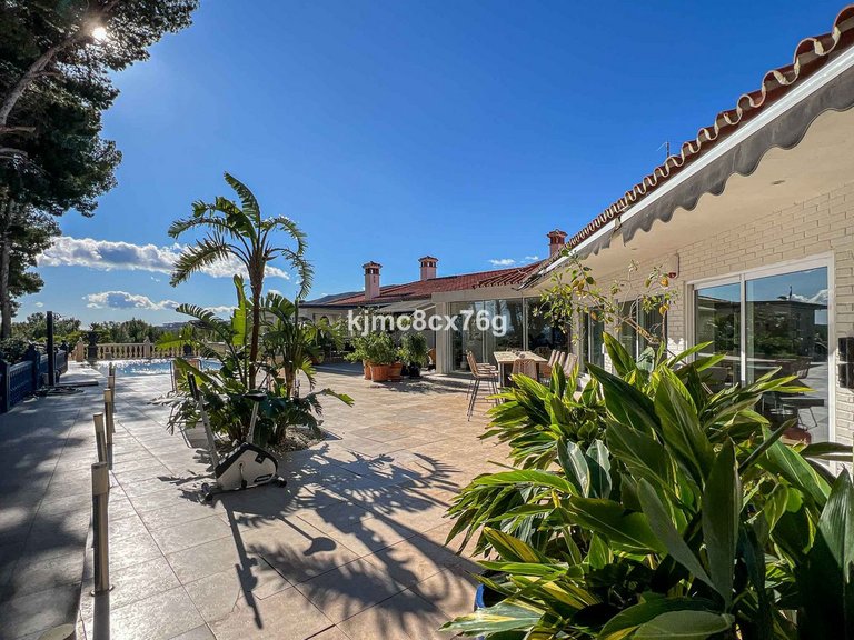 Villa for Sale in Torremolinos, Malaga 5