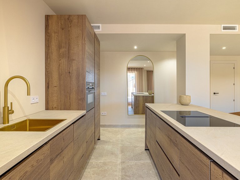 Apartment for Sale in Benahavís, Malaga 14