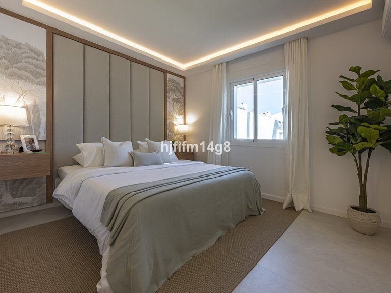 Villa for Sale in Nueva Andalucía, Malaga 12