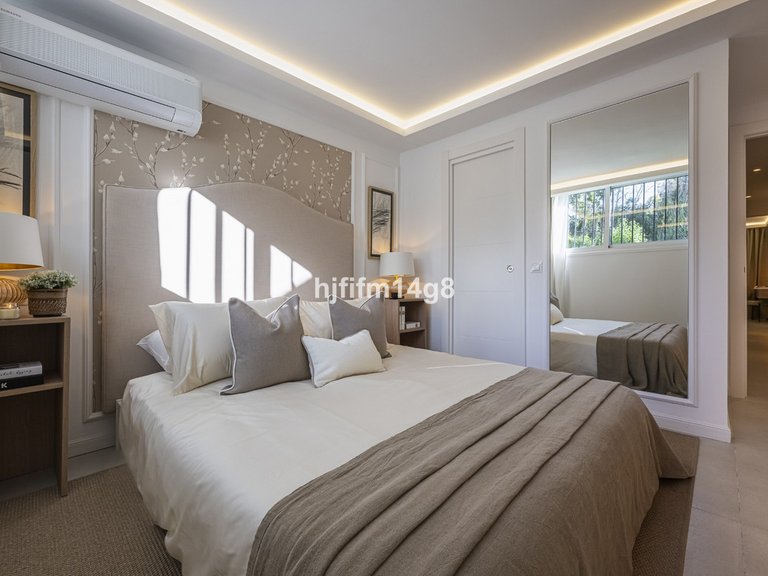 Villa for Sale in Nueva Andalucía, Malaga 14