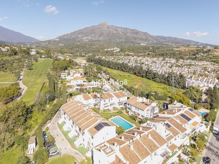 Villa for Sale in Nueva Andalucía, Malaga 2