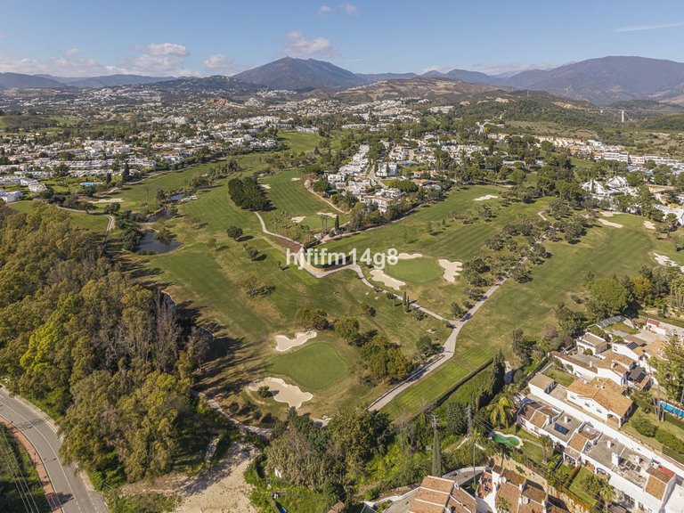 Villa for Sale in Nueva Andalucía, Malaga 22