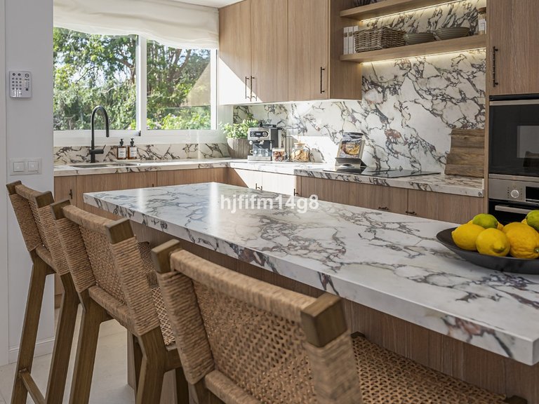 Villa for Sale in Nueva Andalucía, Malaga 25