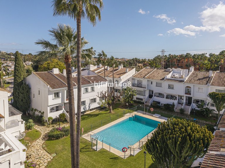 Villa for Sale in Nueva Andalucía, Malaga 3