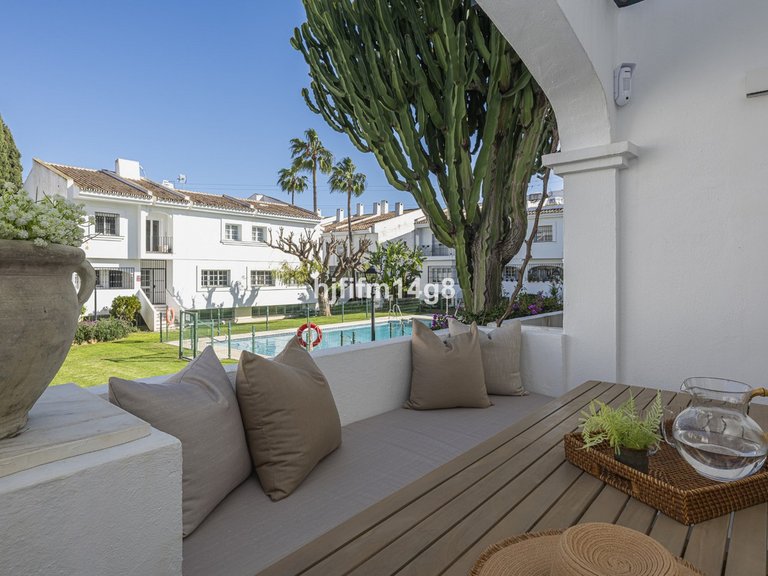 Villa for Sale in Nueva Andalucía, Malaga 4