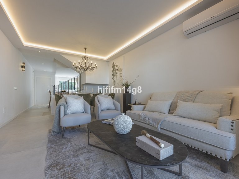 Villa for Sale in Nueva Andalucía, Malaga 5