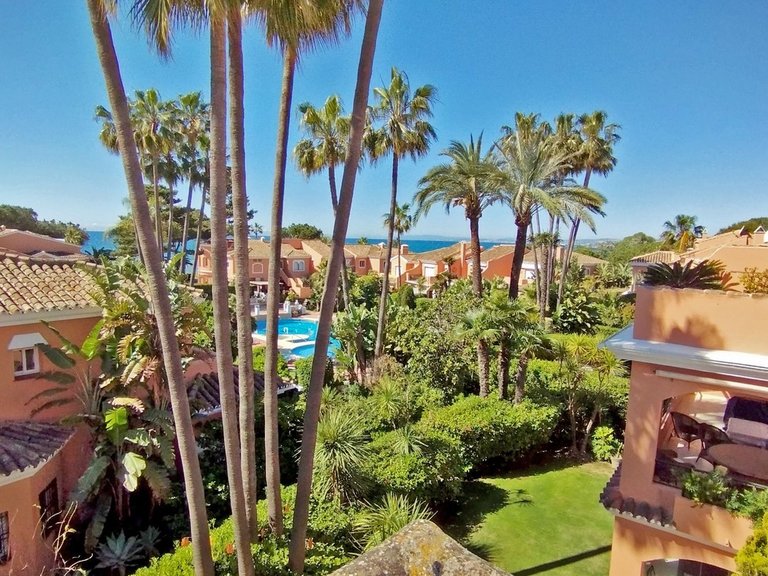 Apartment for Sale in New Golden Mile, Malaga 13