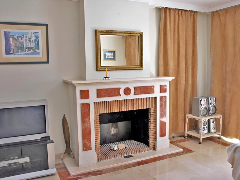 Apartment for Sale in New Golden Mile, Malaga 4
