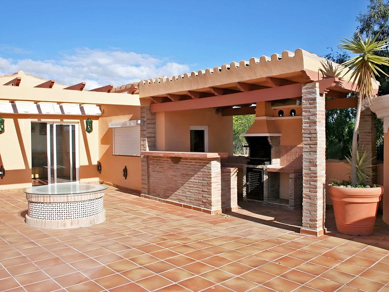 Apartment for Sale in New Golden Mile, Malaga 8