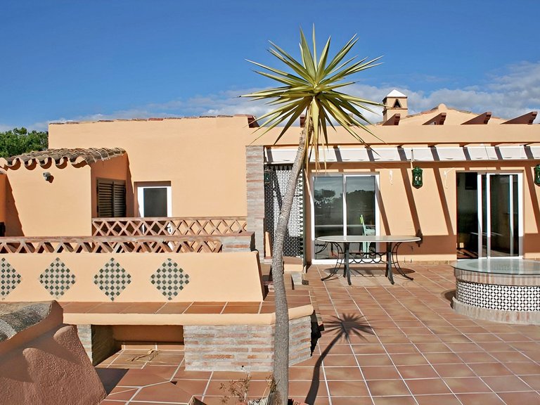 Apartment for Sale in New Golden Mile, Malaga 9