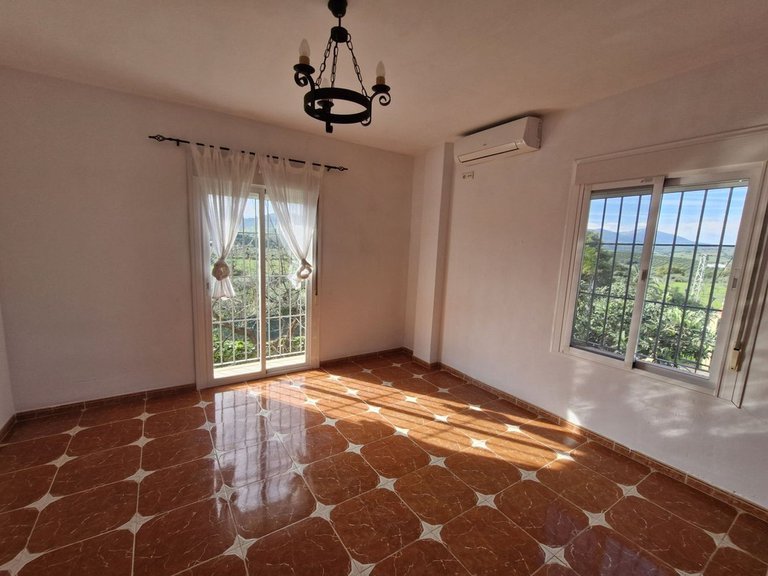 Villa for Sale in Coín, Malaga 10