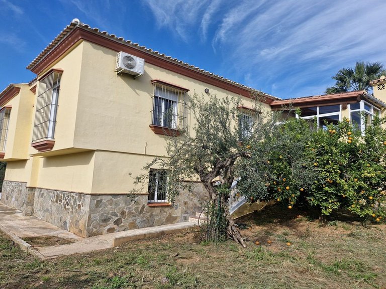 Villa for Sale in Coín, Malaga 32