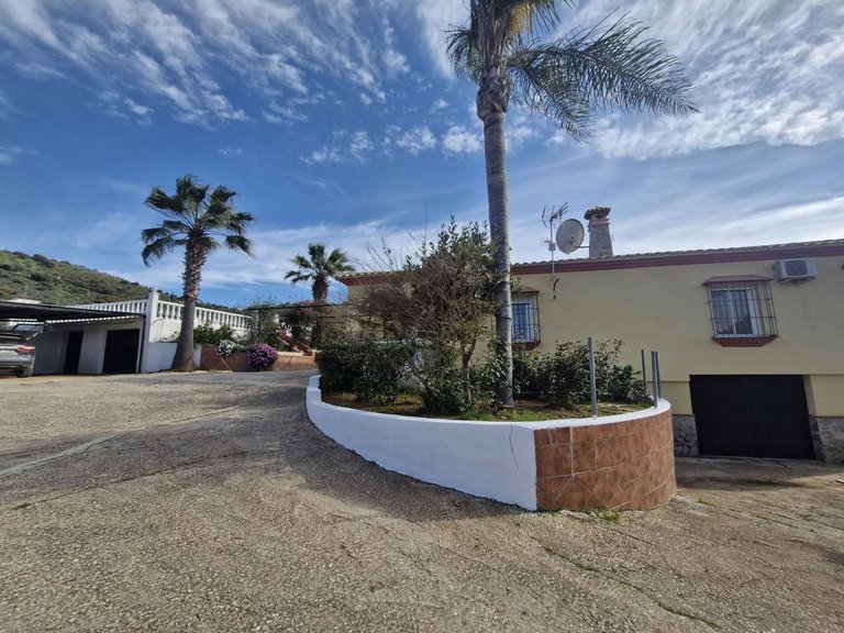 Villa for Sale in Coín, Malaga 4