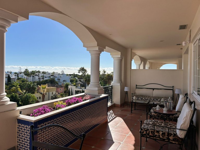 Apartment for Sale in The Golden Mile, Malaga 1