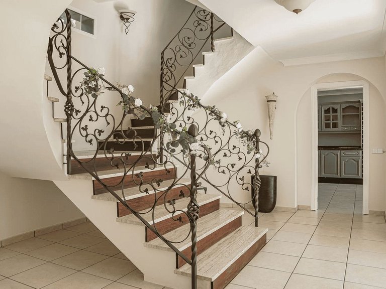 Villa for Sale in Estepona, Malaga 12