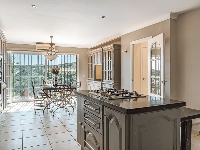 Villa for Sale in Estepona, Malaga 13