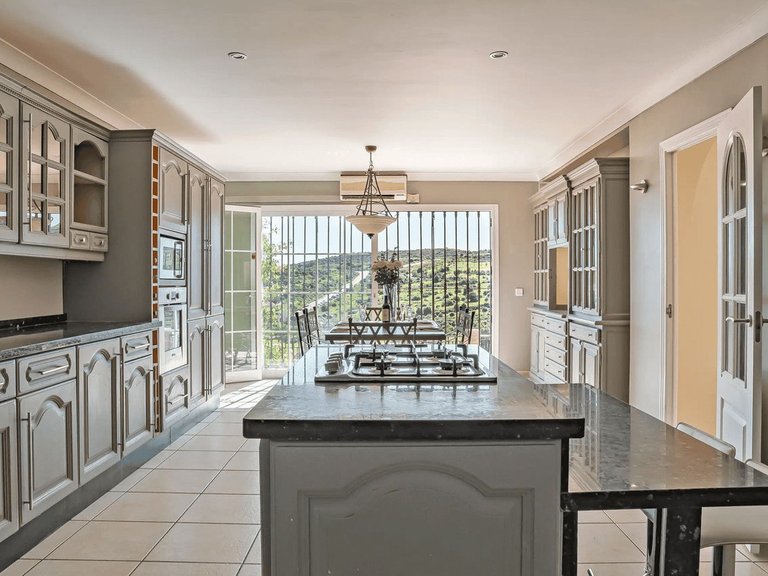 Villa for Sale in Estepona, Malaga 16