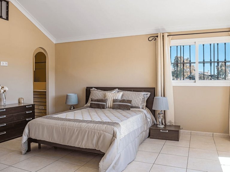 Villa for Sale in Estepona, Malaga 29