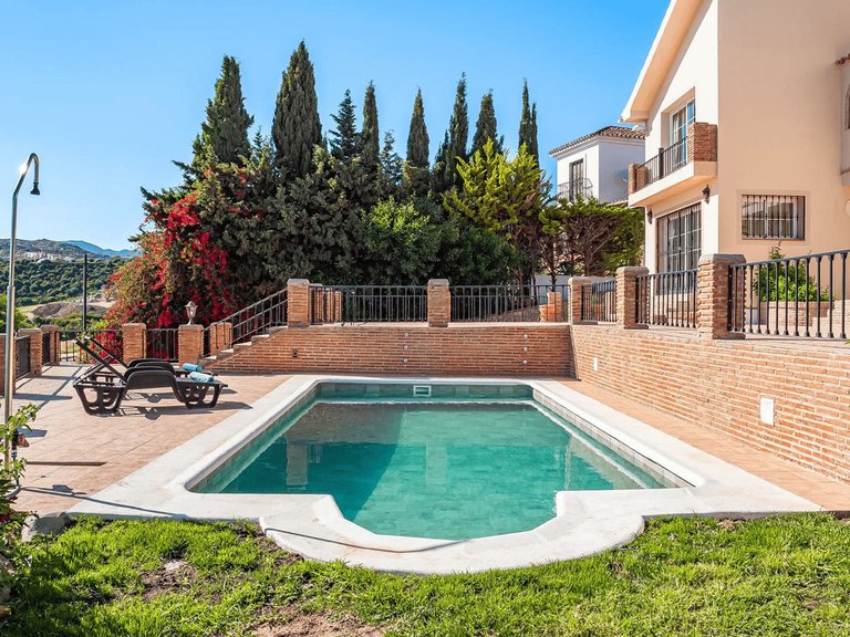 Villa for Sale in Estepona, Malaga 3