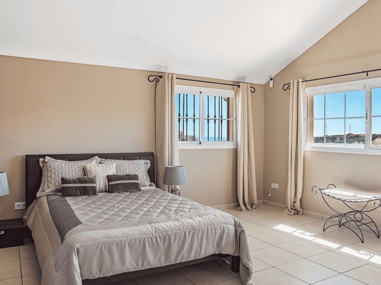 Villa for Sale in Estepona, Malaga 30