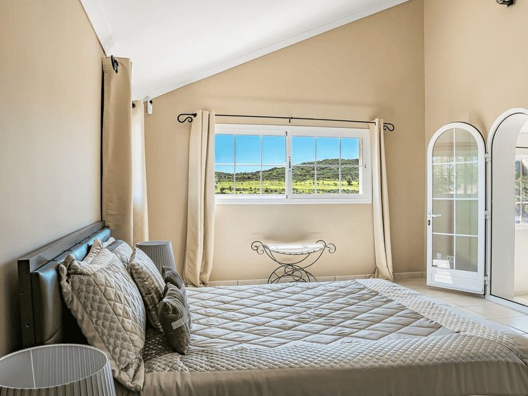 Villa for Sale in Estepona, Malaga 32